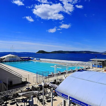 Πανσιόν Marin Σπλιτ